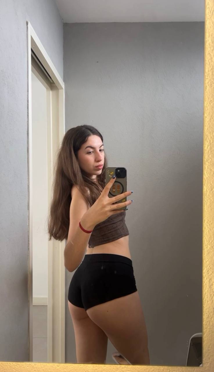 Amber in her underwear in Quanzhou