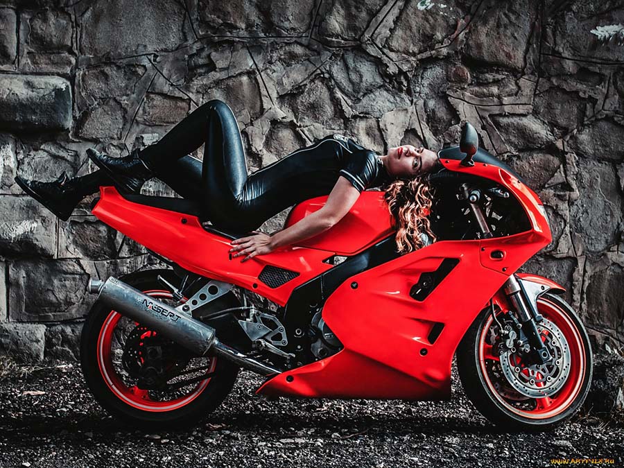 Beautiful girl Beautiful girls and motorcycles in Quanzhou