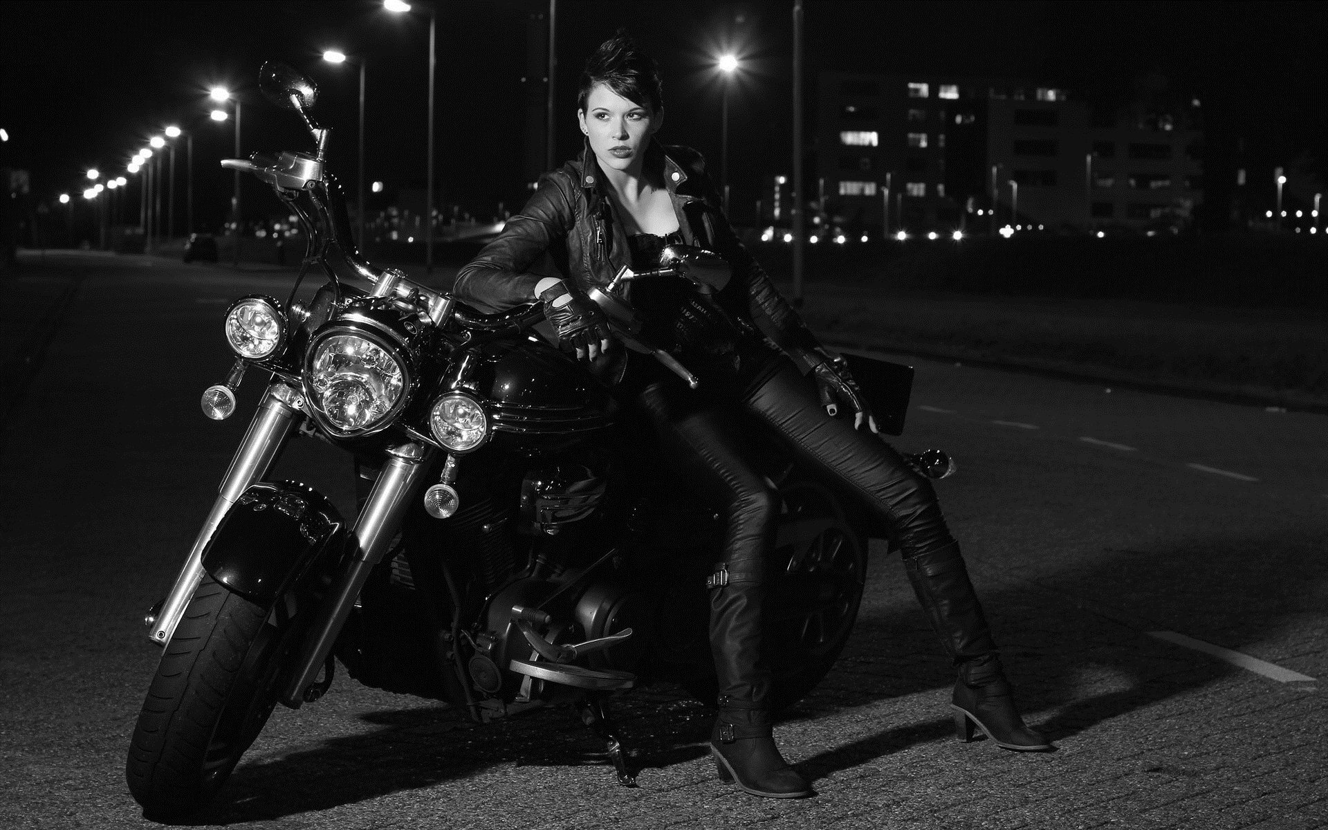Photo Beautiful girls and motorcycles in Quanzhou