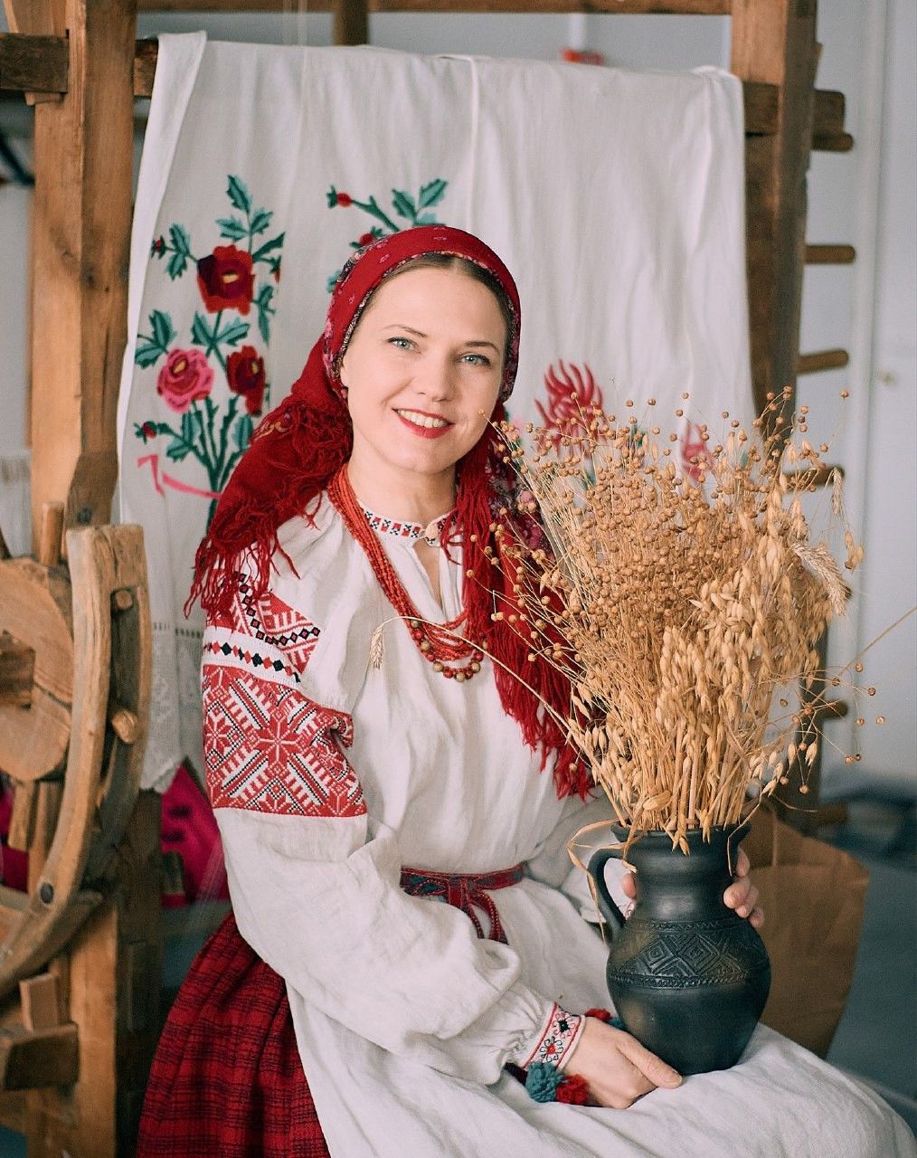 Women in Slavic costumes in Quanzhou