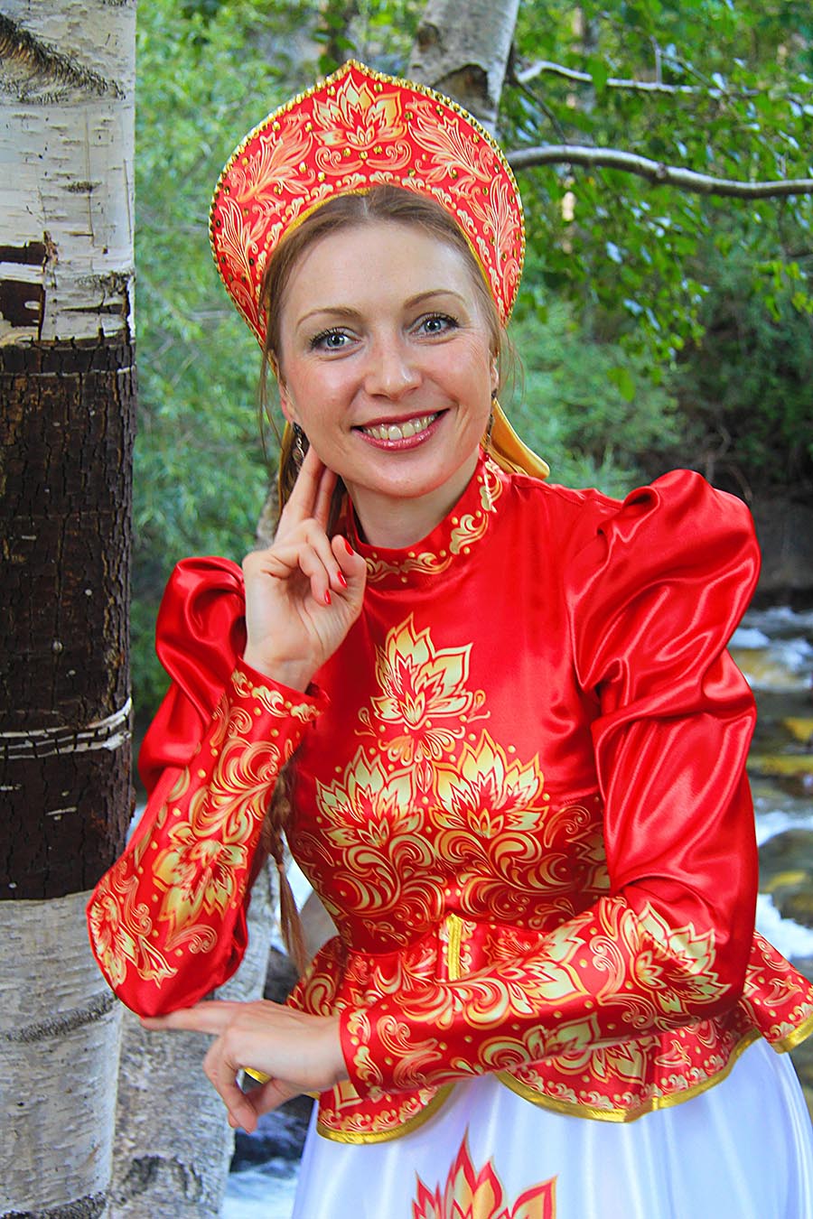 Women in Slavic costumes in Quanzhou