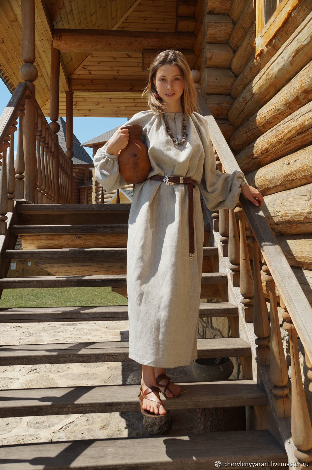 Girls in Slavic costumes in Quanzhou